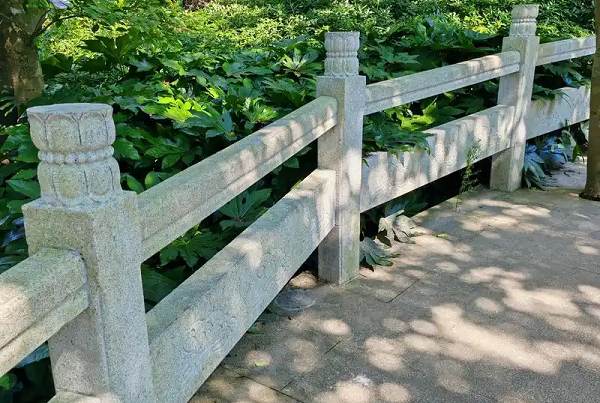 葫芦岛市大连花岗岩栏杆和青石栏杆哪个好